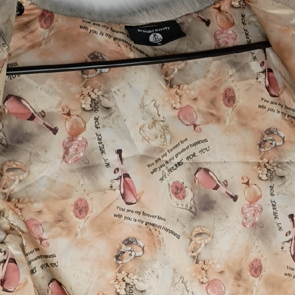 Women's Faux Fur Vest in Cream - Picture 3 of 4